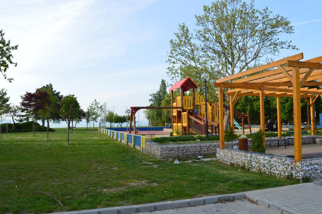 Villa - Zmrd Zamárdi Exterior photo